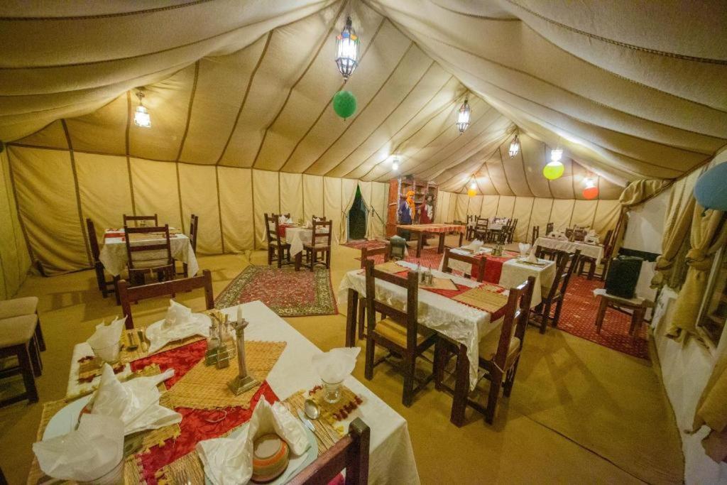 Luxury Desert Camp Мерзуга Экстерьер фото